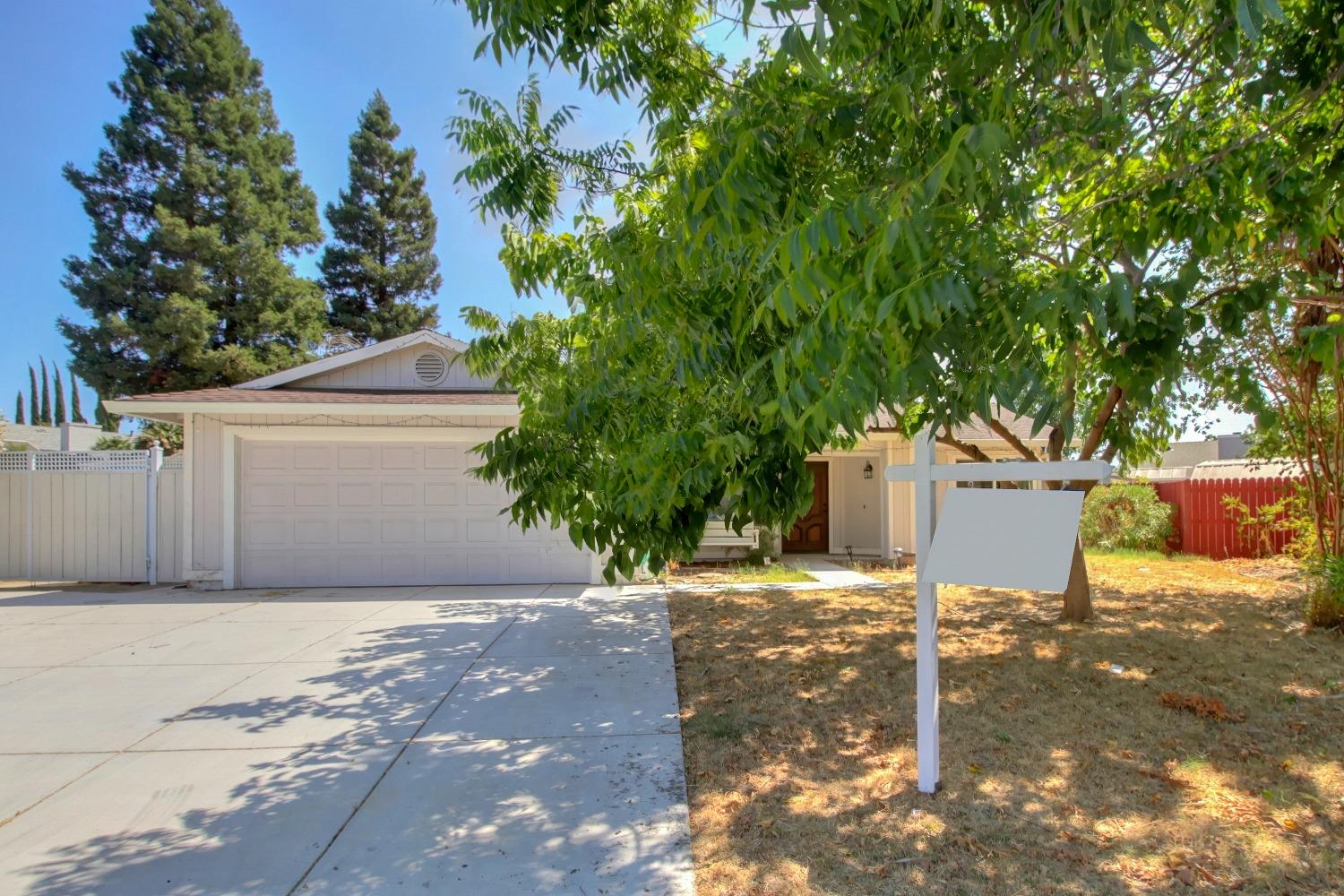 Detail Gallery Image 1 of 84 For 7310 Koala Ct, North Highlands,  CA 95660 - 3 Beds | 2 Baths