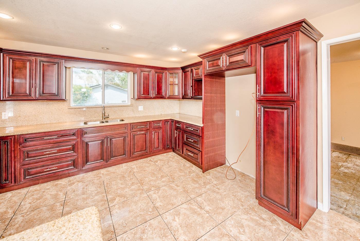 Detail Gallery Image 13 of 47 For 1703 Amador Way, Woodland,  CA 95695 - 4 Beds | 2/1 Baths