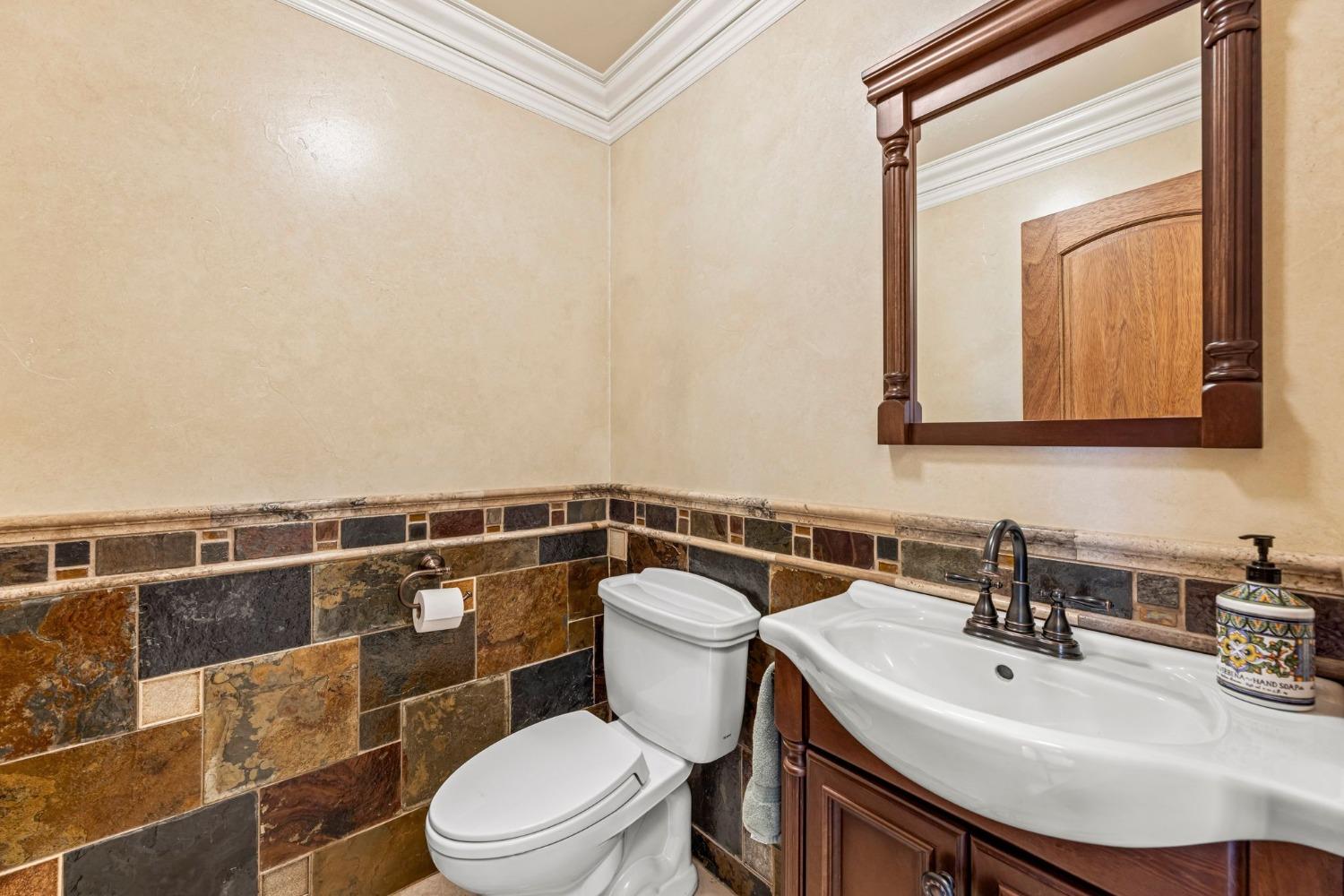 Detail Gallery Image 31 of 99 For 9965 Willey Ct, Granite Bay,  CA 95746 - 5 Beds | 4/2 Baths