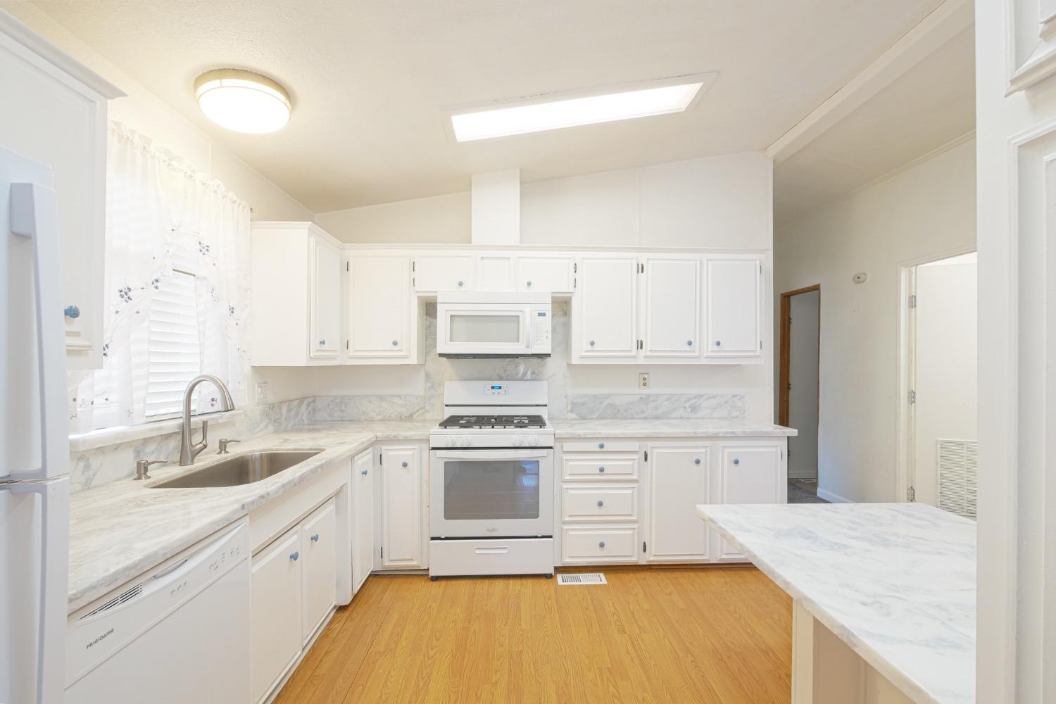 Detail Gallery Image 8 of 20 For 1701 Dinuba Ave 174, Selma,  CA 93662 - 2 Beds | 1/1 Baths