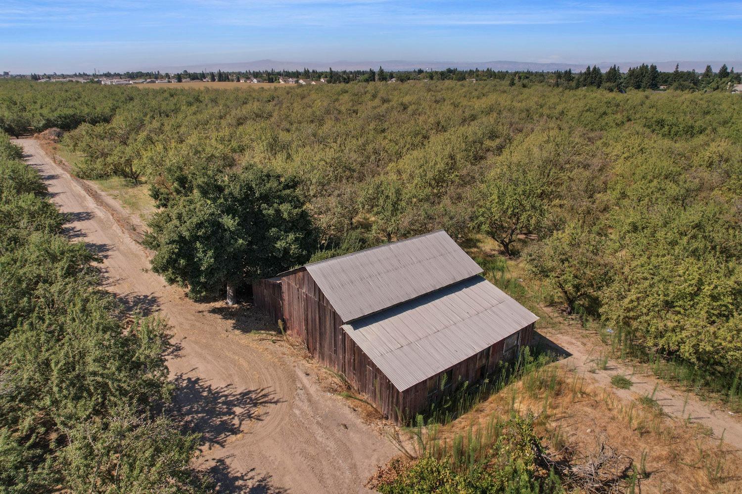 Detail Gallery Image 5 of 42 For 9522 Southland Rd, Manteca,  CA 95336 - 3 Beds | 2 Baths