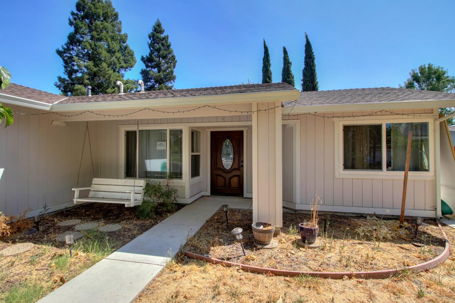 Detail Gallery Image 5 of 84 For 7310 Koala Ct, North Highlands,  CA 95660 - 3 Beds | 2 Baths