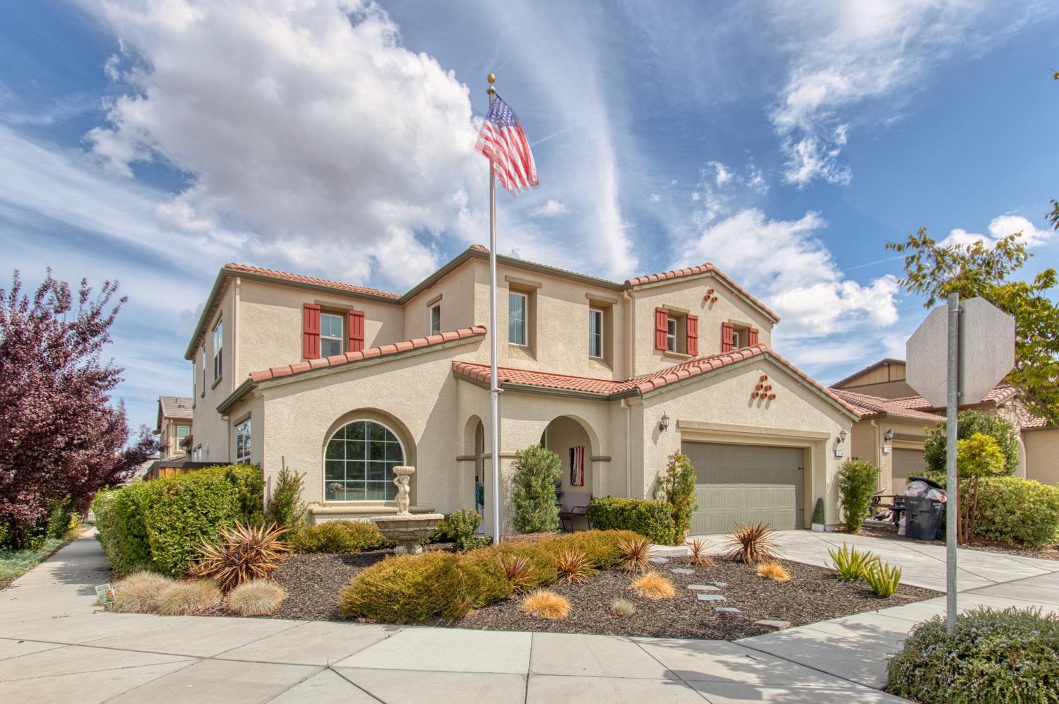 Detail Gallery Image 6 of 55 For 1719 Flora Way, Tracy,  CA 95376 - 4 Beds | 3/1 Baths