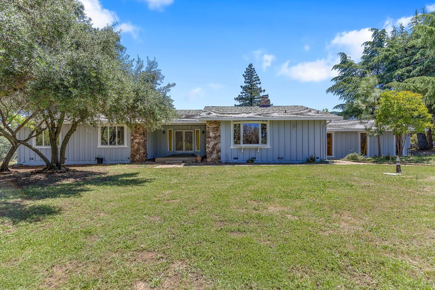 Detail Gallery Image 2 of 49 For 3141 Verde Valle Ln, El Dorado Hills,  CA 95762 - 4 Beds | 2/1 Baths