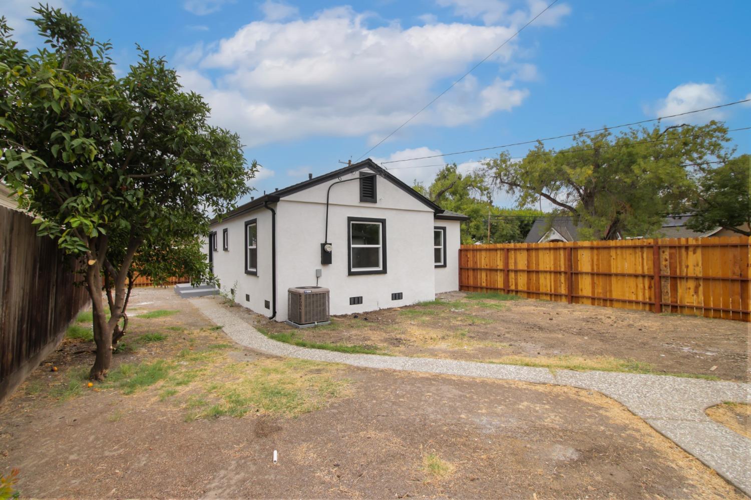 Detail Gallery Image 36 of 44 For 1404 Buena Vista Ave, Stockton,  CA 95203 - 2 Beds | 1 Baths