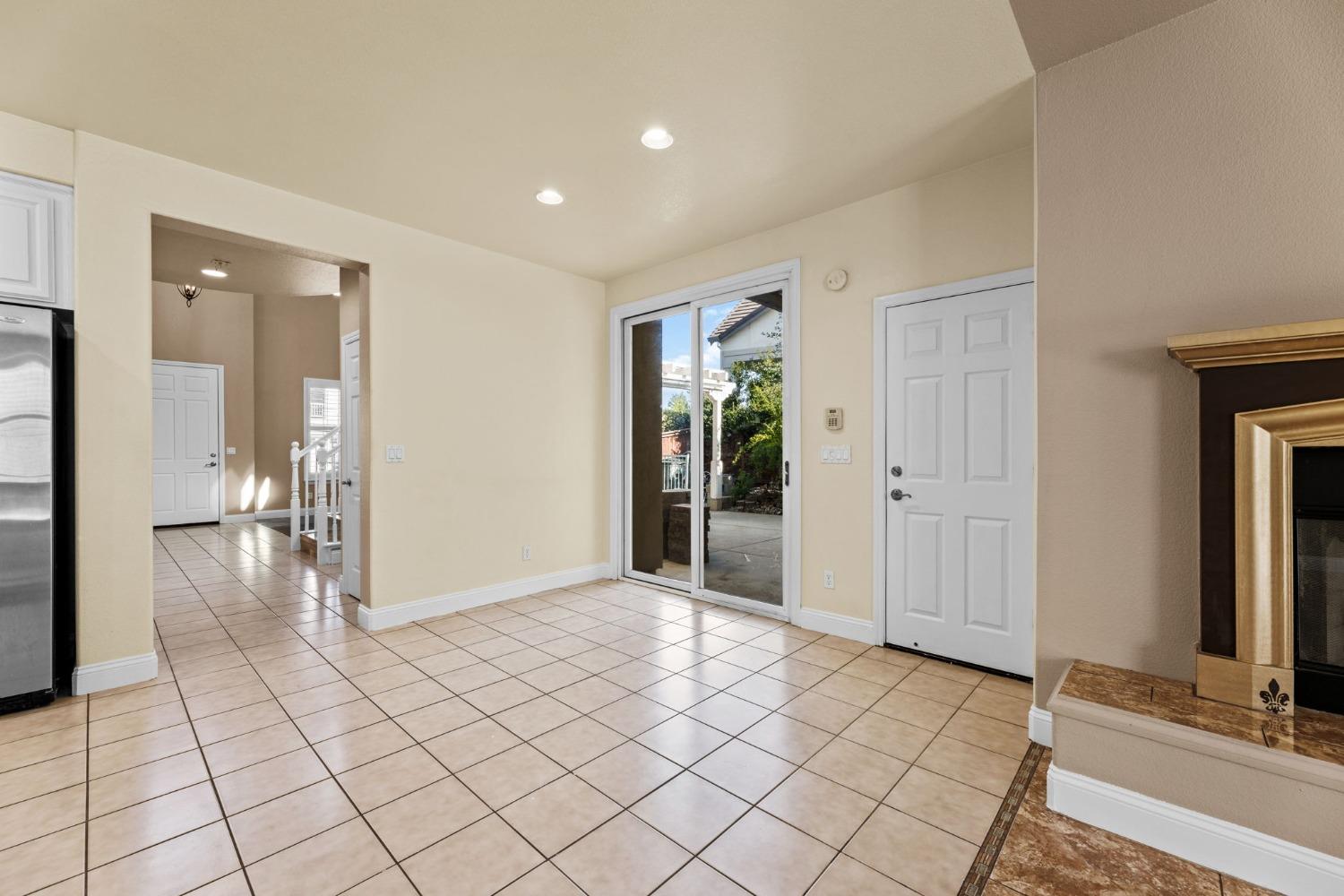 Detail Gallery Image 35 of 68 For 1072 Mullinger Ln, Lincoln,  CA 95648 - 4 Beds | 2/1 Baths