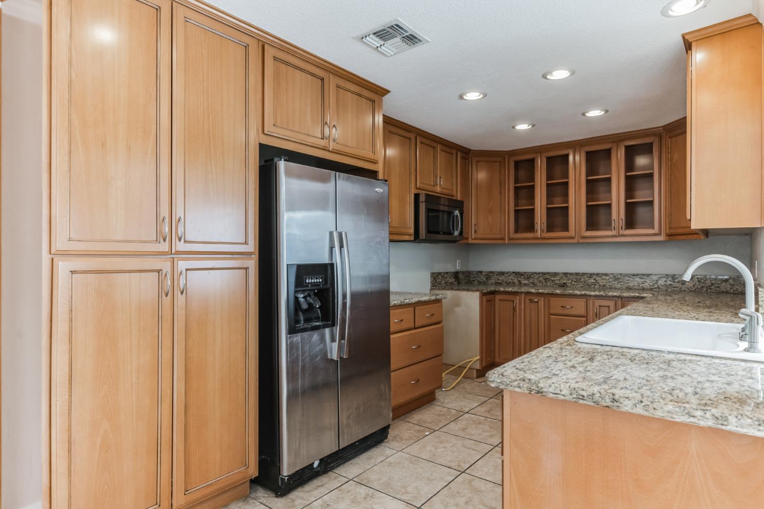 Detail Gallery Image 9 of 30 For 320 Lannis Ct, Ripon,  CA 95366 - 4 Beds | 2 Baths