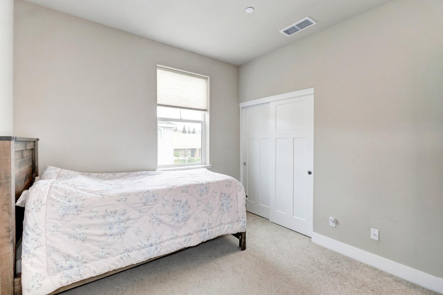 Detail Gallery Image 18 of 40 For 3204 Sher Ct, Sacramento,  CA 95820 - 3 Beds | 2/1 Baths