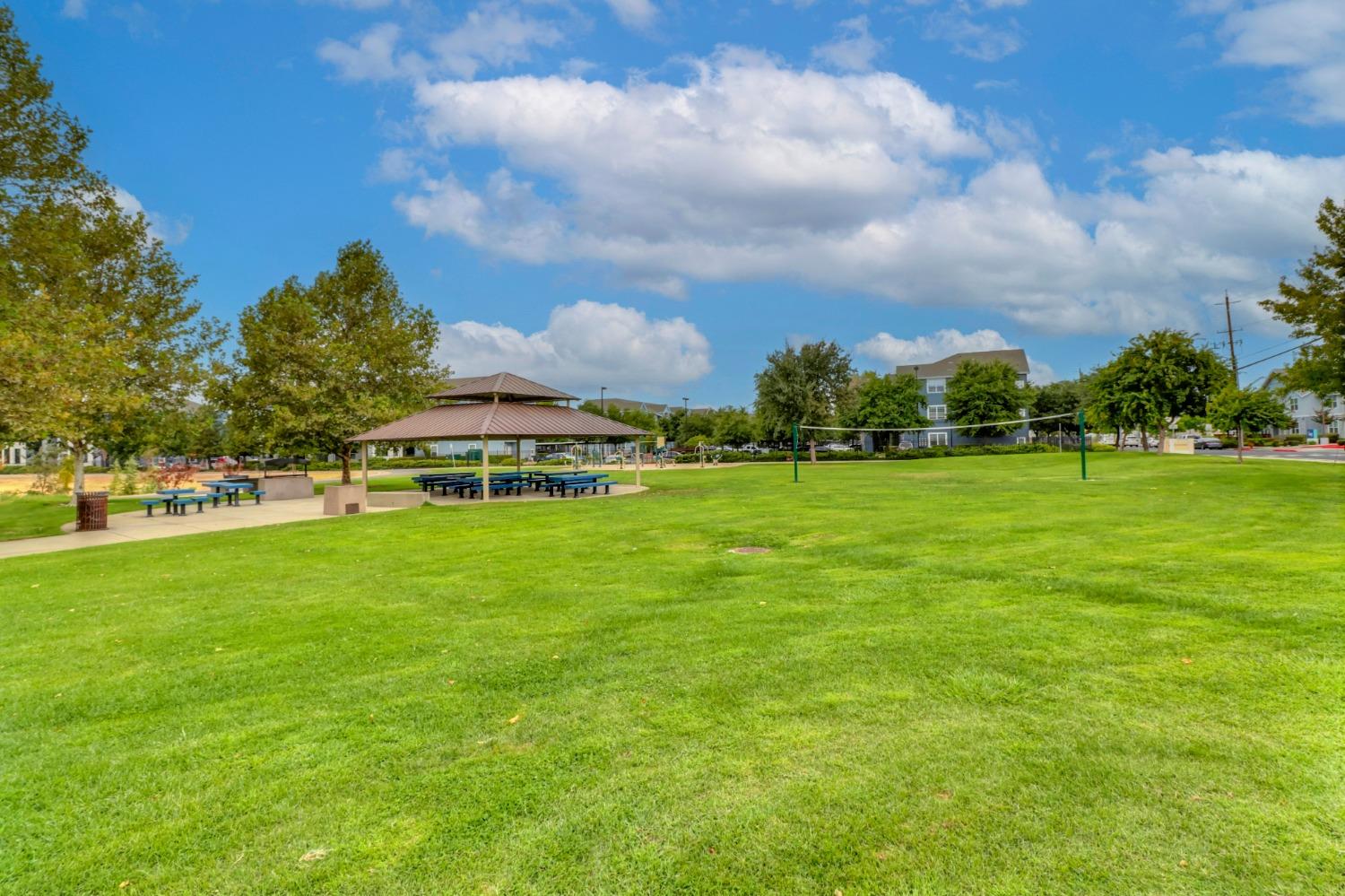 Detail Gallery Image 35 of 40 For 3204 Sher Ct, Sacramento,  CA 95820 - 3 Beds | 2/1 Baths