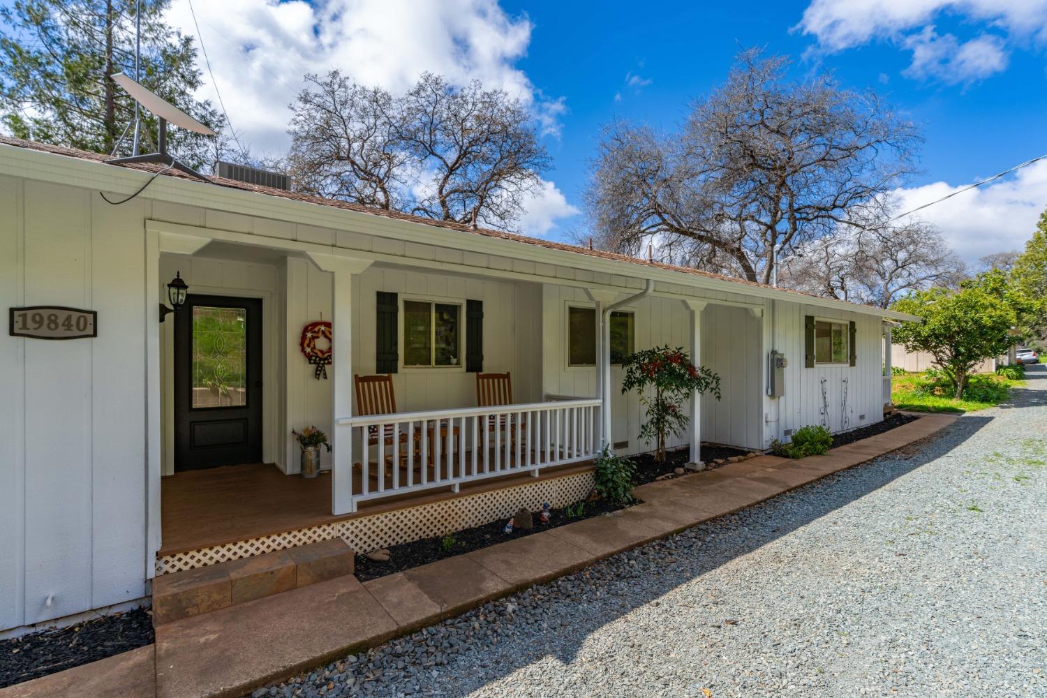 Detail Gallery Image 2 of 58 For 19840 Meadowood Dr, Jackson,  CA 95642 - 3 Beds | 2/1 Baths