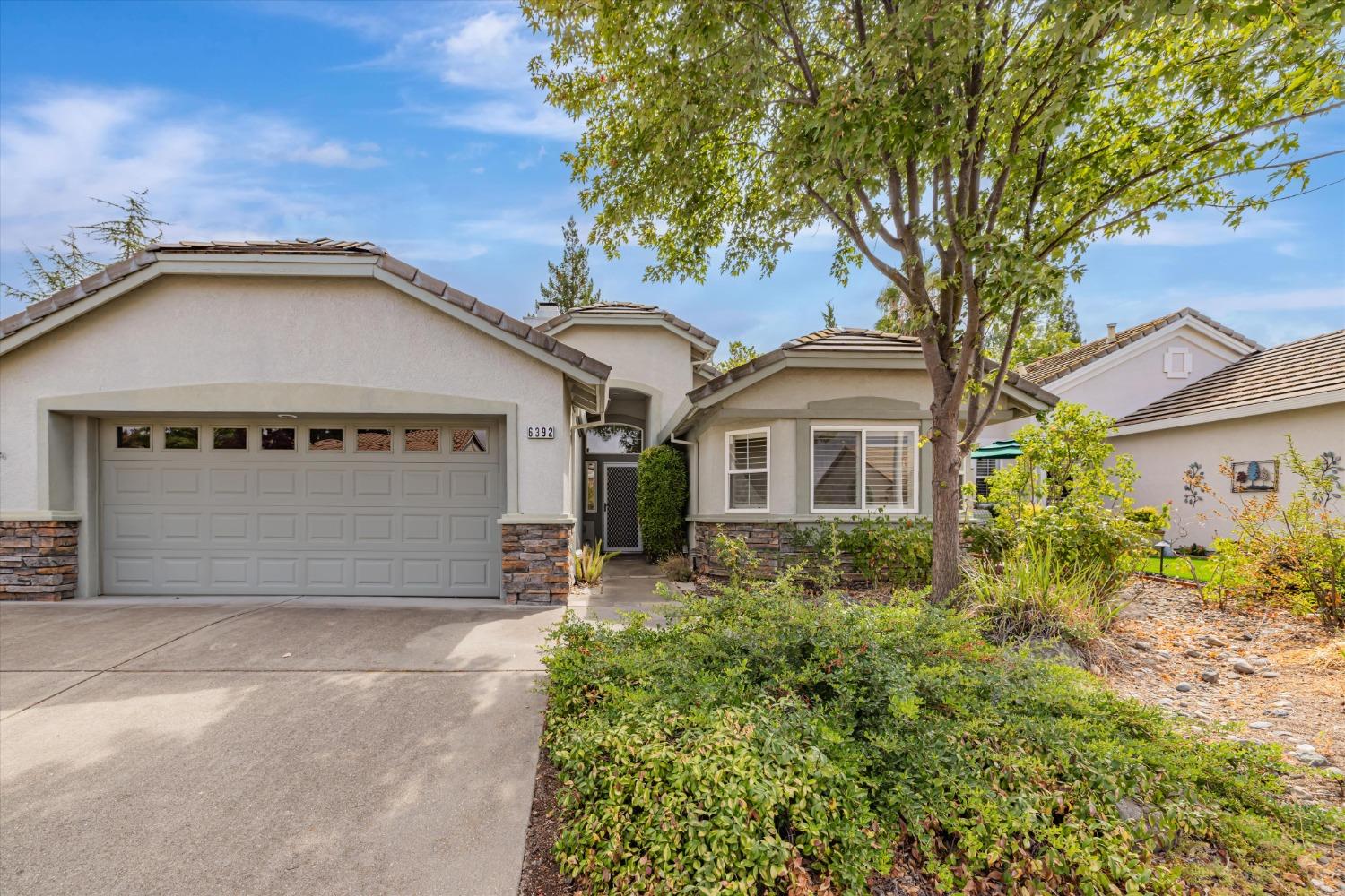 Detail Gallery Image 1 of 43 For 6392 Buckskin Ln, Roseville,  CA 95747 - 2 Beds | 2 Baths