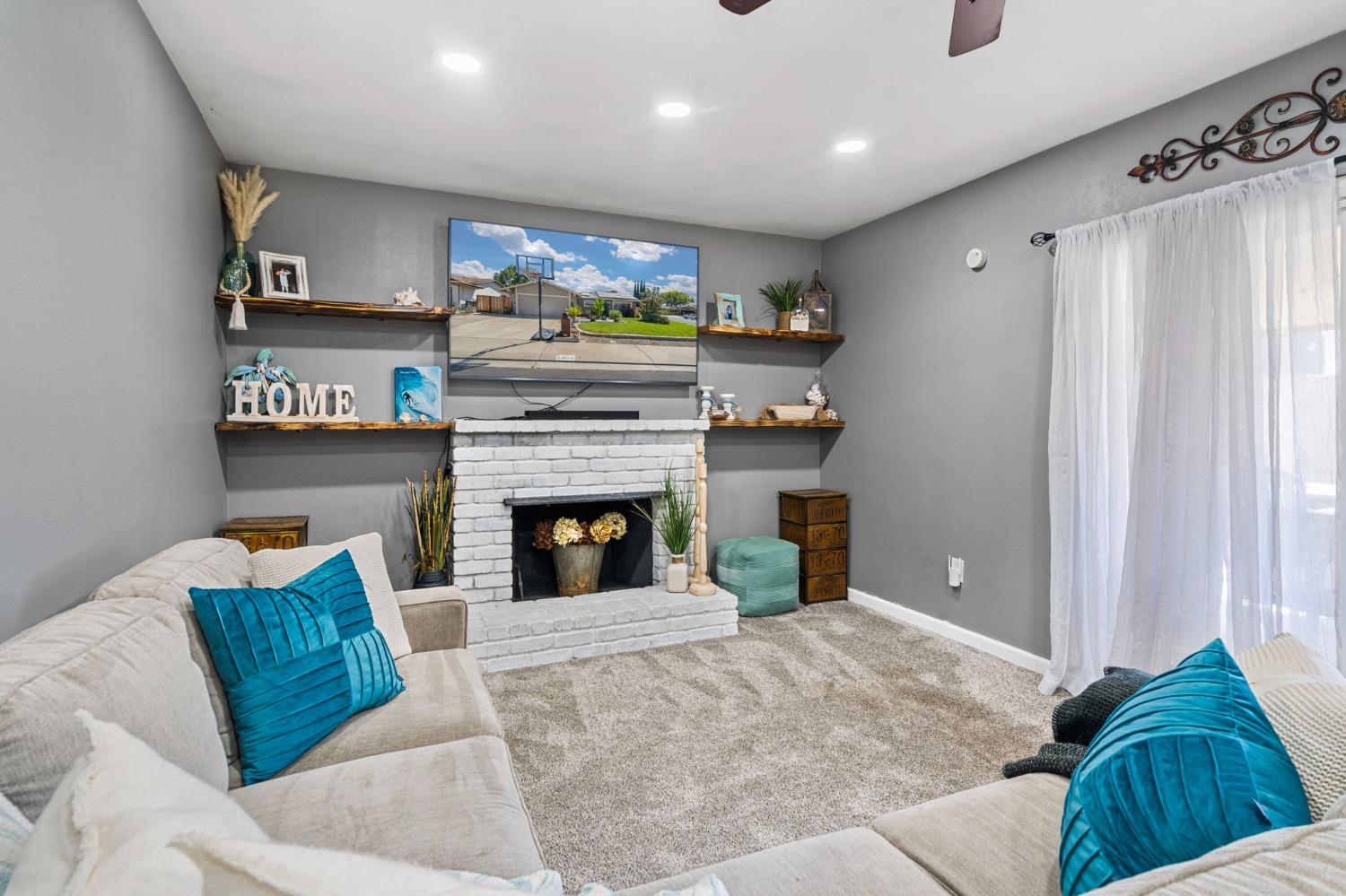 Detail Gallery Image 20 of 38 For 1614 Olivewood Ave, Manteca,  CA 95336 - 4 Beds | 2 Baths