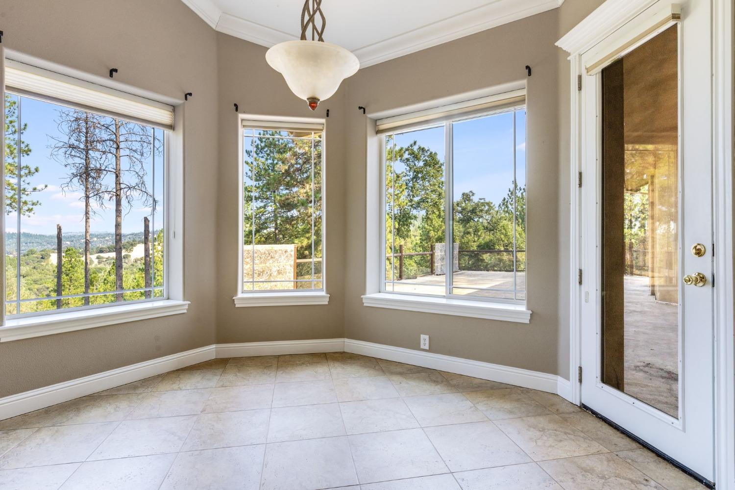 Detail Gallery Image 68 of 89 For 20197 Kingswood Ct, Grass Valley,  CA 95949 - 5 Beds | 3/1 Baths