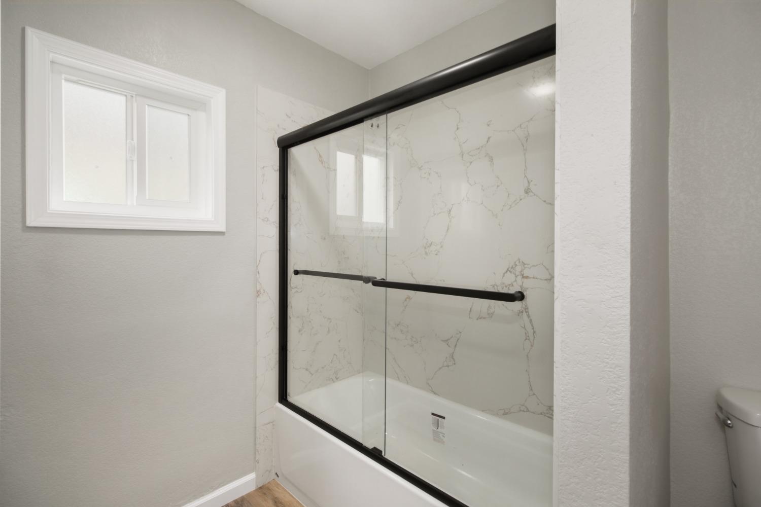 Detail Gallery Image 26 of 44 For 1404 Buena Vista Ave, Stockton,  CA 95203 - 2 Beds | 1 Baths