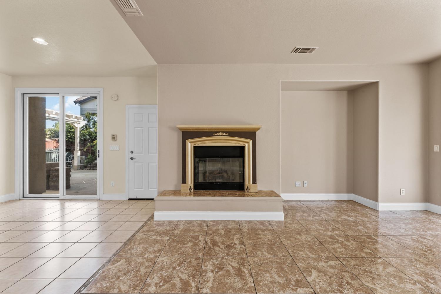 Detail Gallery Image 36 of 68 For 1072 Mullinger Ln, Lincoln,  CA 95648 - 4 Beds | 2/1 Baths