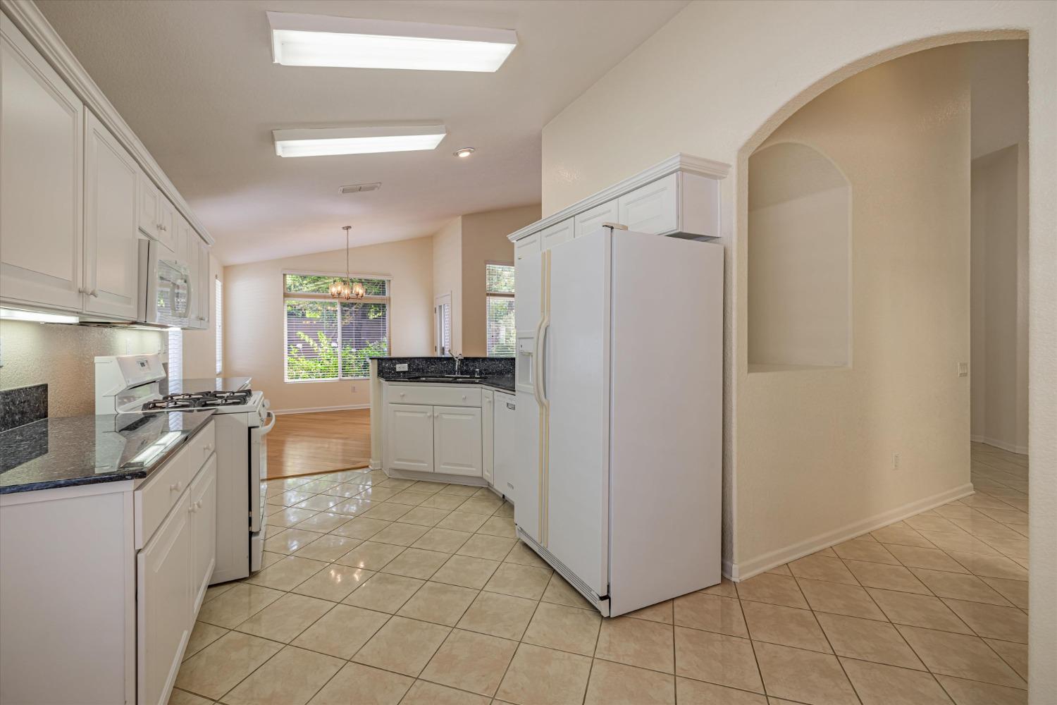 Detail Gallery Image 12 of 43 For 6392 Buckskin Ln, Roseville,  CA 95747 - 2 Beds | 2 Baths