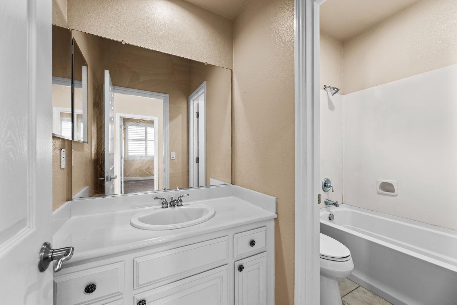 Detail Gallery Image 44 of 68 For 1072 Mullinger Ln, Lincoln,  CA 95648 - 4 Beds | 2/1 Baths