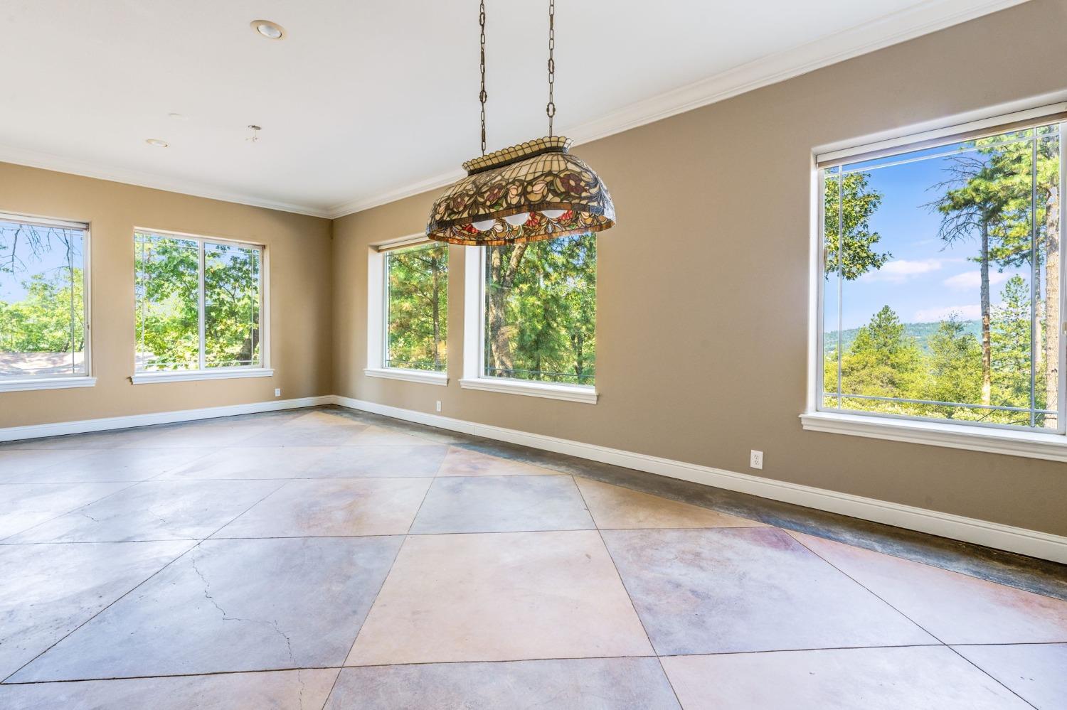 Detail Gallery Image 26 of 89 For 20197 Kingswood Ct, Grass Valley,  CA 95949 - 5 Beds | 3/1 Baths