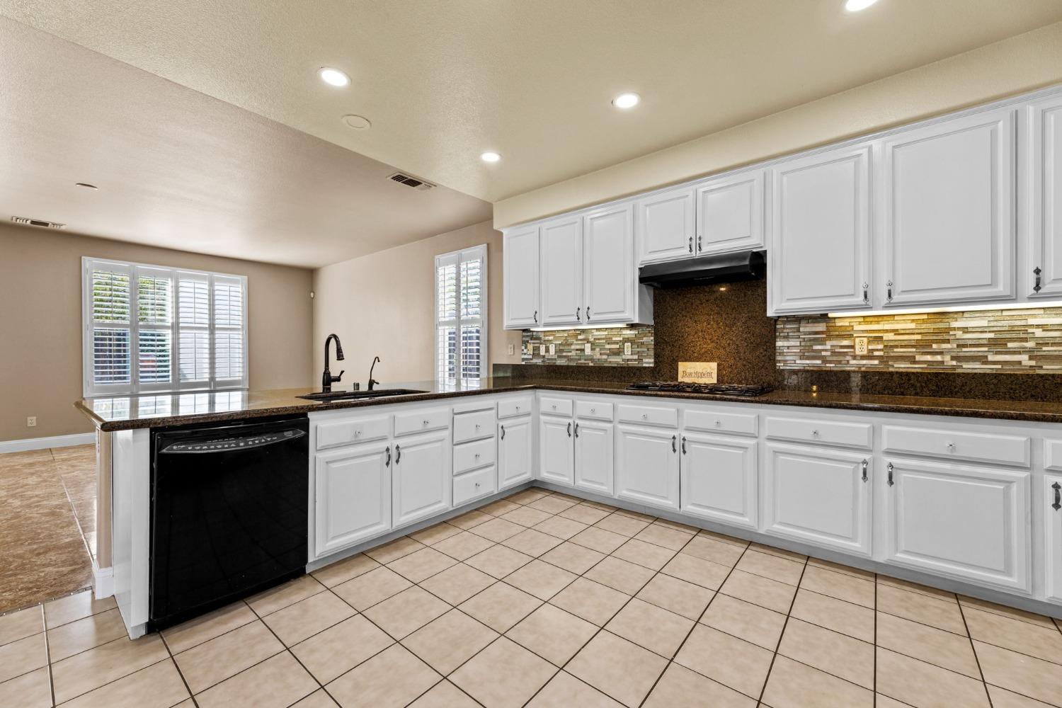 Detail Gallery Image 23 of 68 For 1072 Mullinger Ln, Lincoln,  CA 95648 - 4 Beds | 2/1 Baths