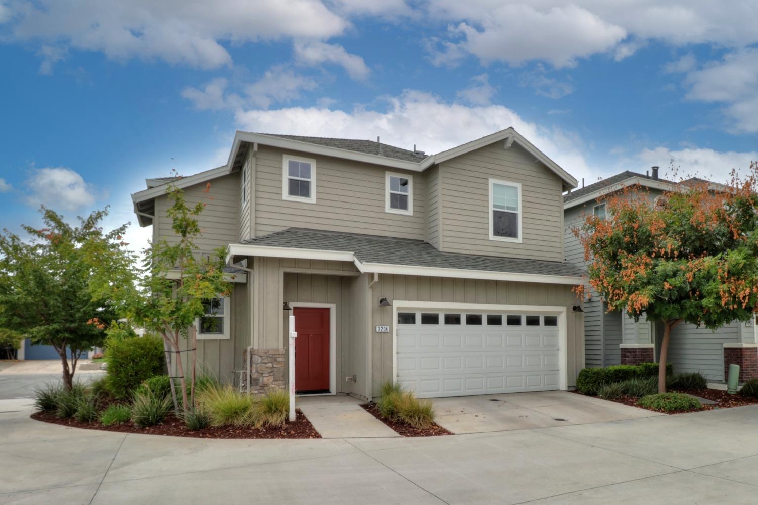 Detail Gallery Image 2 of 40 For 3204 Sher Ct, Sacramento,  CA 95820 - 3 Beds | 2/1 Baths