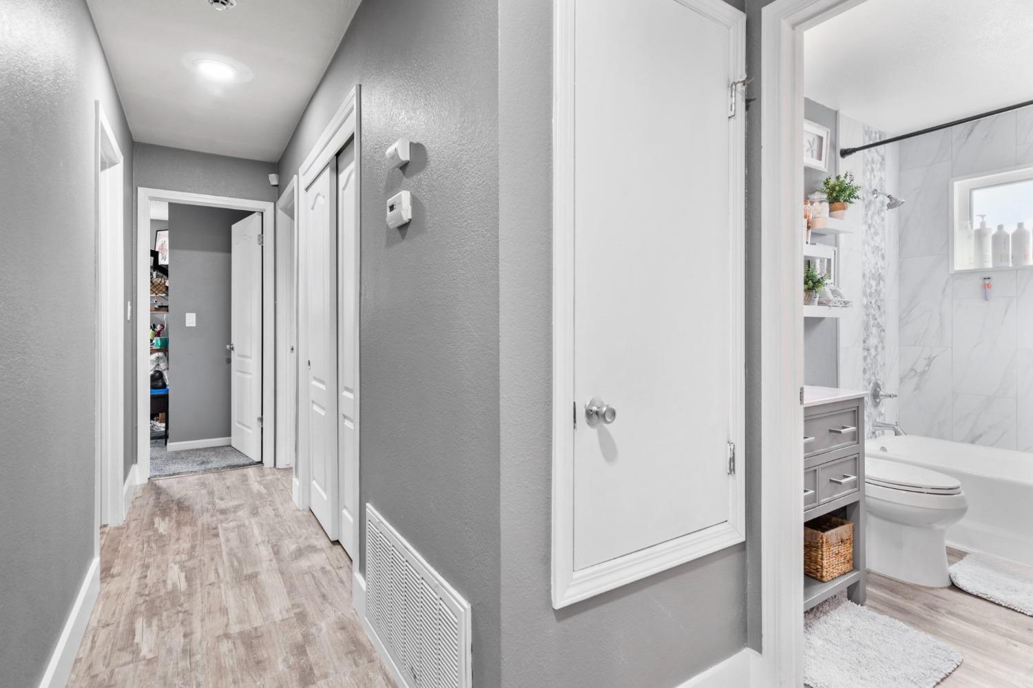 Detail Gallery Image 24 of 38 For 1614 Olivewood Ave, Manteca,  CA 95336 - 4 Beds | 2 Baths