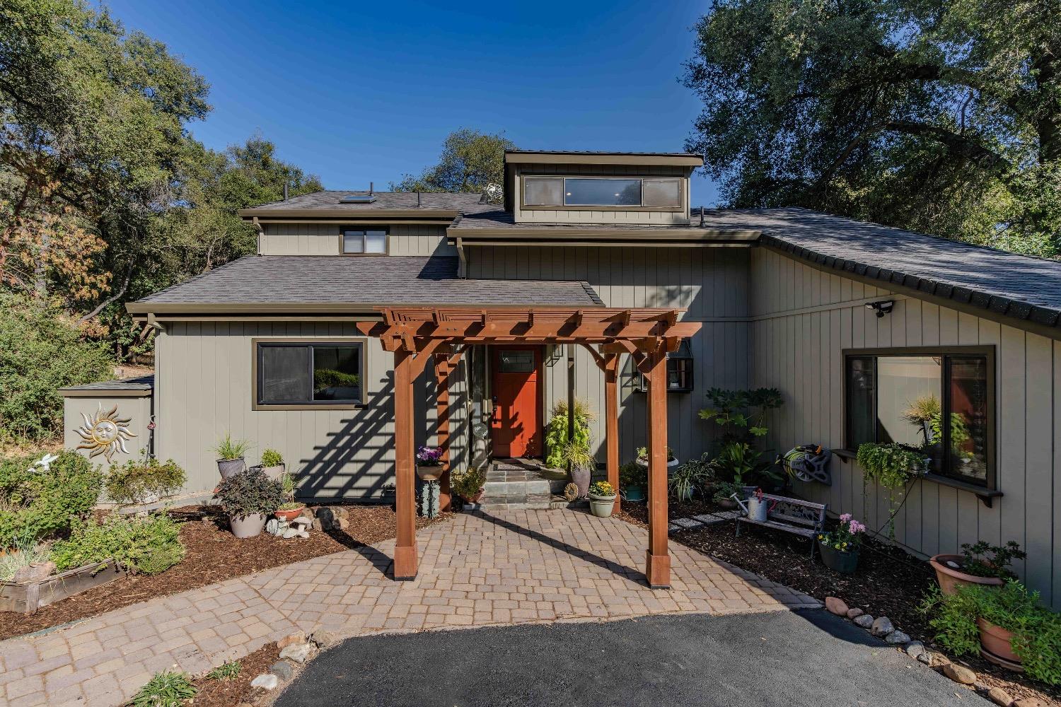 Detail Gallery Image 2 of 98 For 17072 Robinson Rd, Sutter Creek,  CA 95685 - 3 Beds | 2/1 Baths