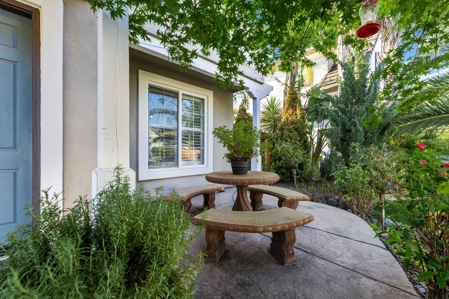 Detail Gallery Image 7 of 68 For 1072 Mullinger Ln, Lincoln,  CA 95648 - 4 Beds | 2/1 Baths