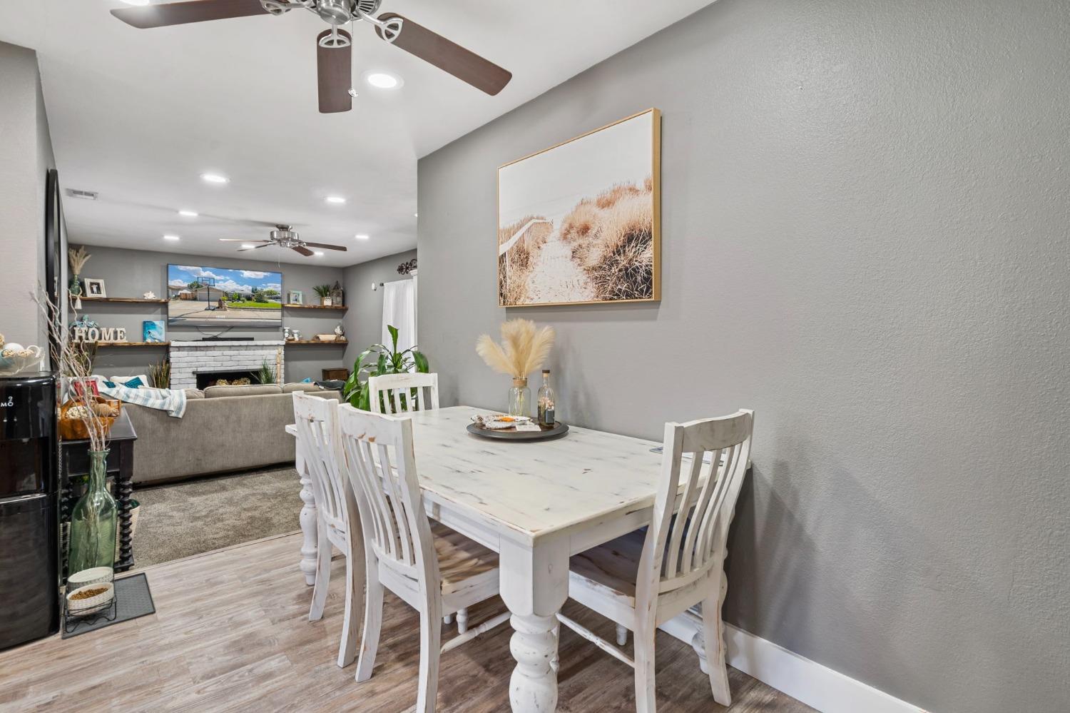 Detail Gallery Image 9 of 38 For 1614 Olivewood Ave, Manteca,  CA 95336 - 4 Beds | 2 Baths