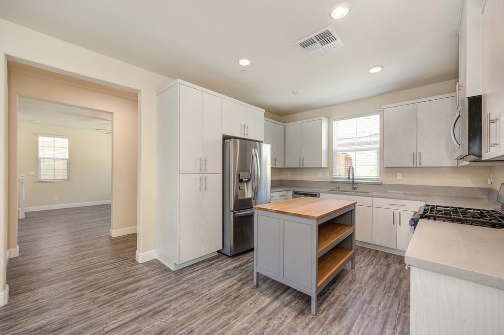 Detail Gallery Image 12 of 41 For 10789 Portico Circle, Rancho Cordova,  CA 95670 - 3 Beds | 2/1 Baths