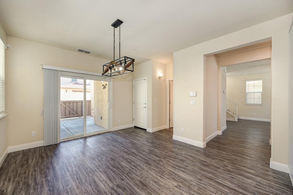 Detail Gallery Image 11 of 41 For 10789 Portico Circle, Rancho Cordova,  CA 95670 - 3 Beds | 2/1 Baths