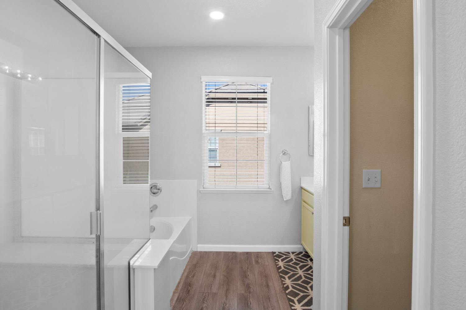 Detail Gallery Image 23 of 38 For 17121 Pacific Oak Ln, Lathrop,  CA 95330 - 3 Beds | 2/1 Baths