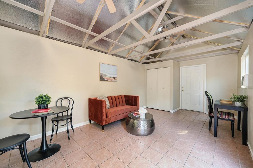 24Th Street, Sacramento, CA, 95818-3949