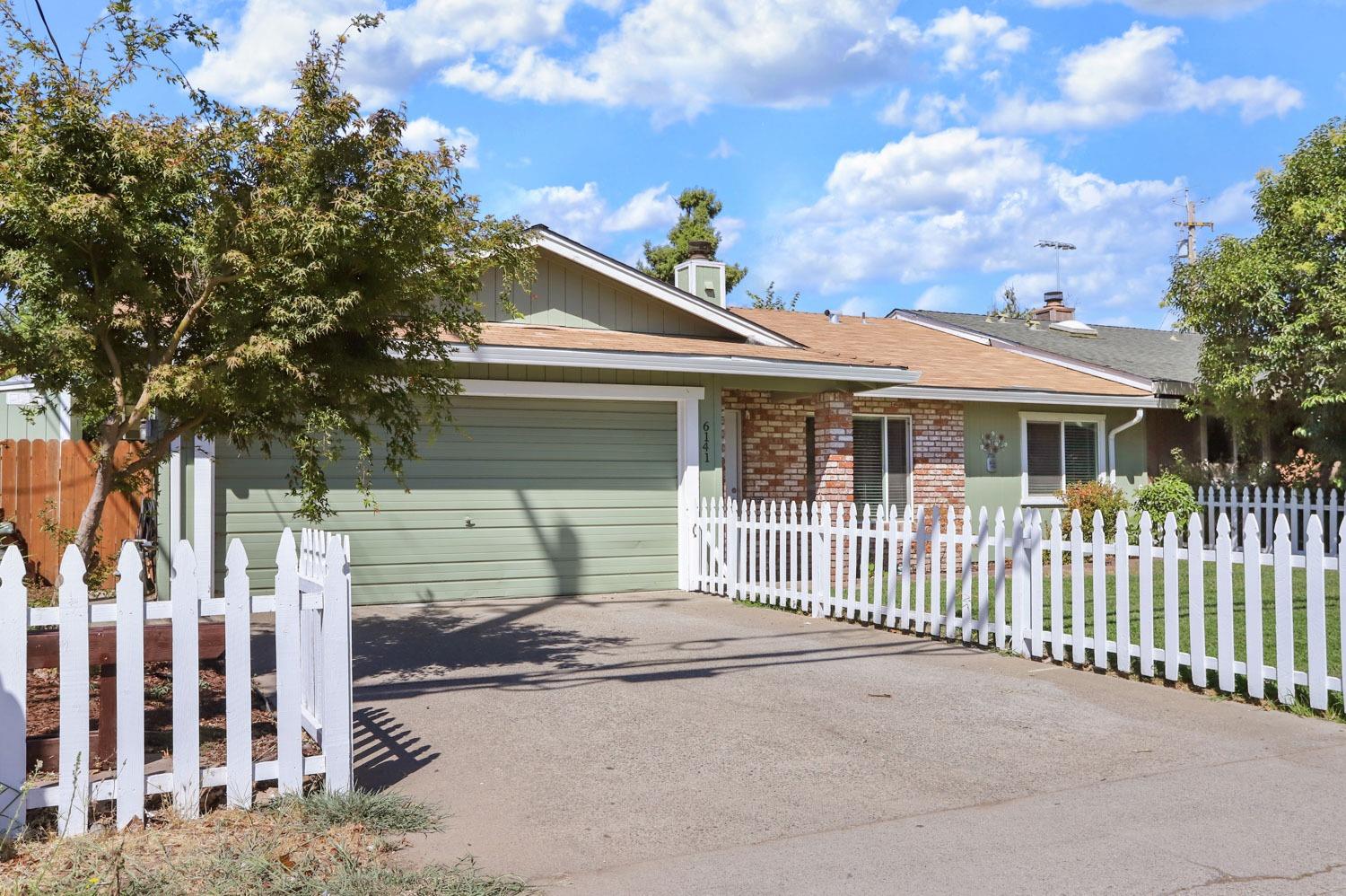 Detail Gallery Image 7 of 33 For 6141 Dry Creek Rd, Rio Linda,  CA 95673 - 3 Beds | 2 Baths