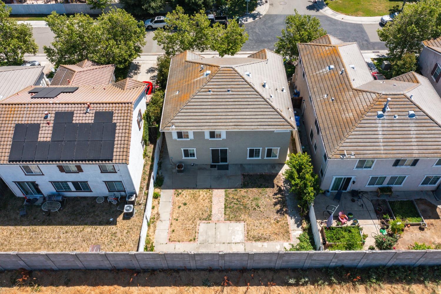 Detail Gallery Image 45 of 50 For 2009 Yarnell Way, Elk Grove,  CA 95758 - 4 Beds | 2/1 Baths