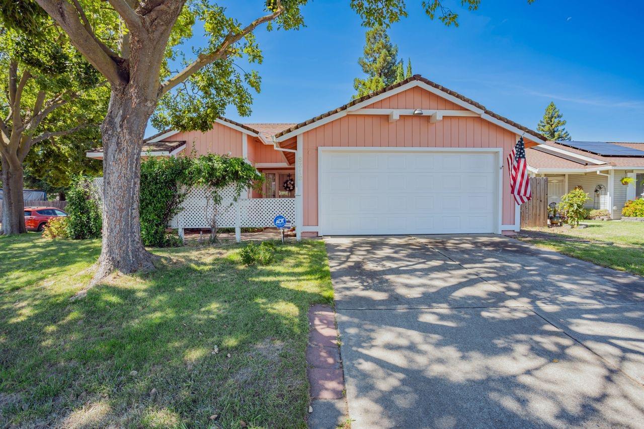 Detail Gallery Image 1 of 1 For 8312 Auberry Dr, Sacramento,  CA 95828 - 2 Beds | 2 Baths