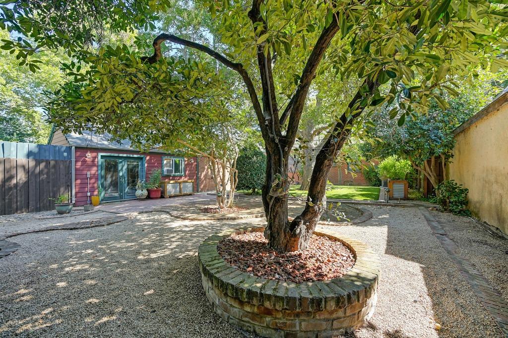 24Th Street, Sacramento, CA, 95818-3949