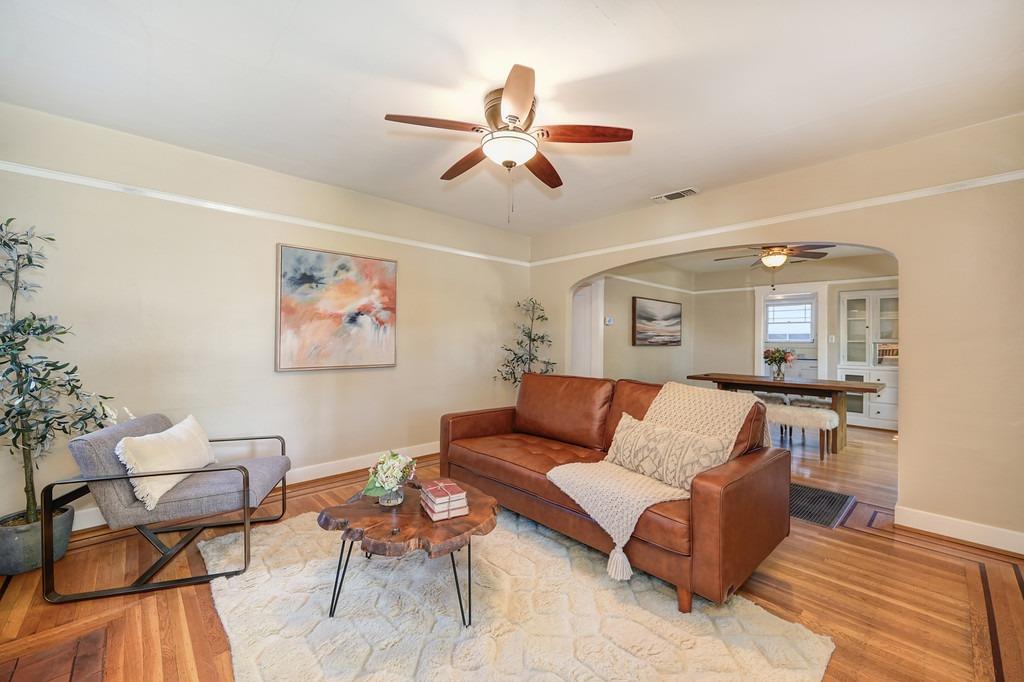 24Th Street, Sacramento, CA, 95818-3949
