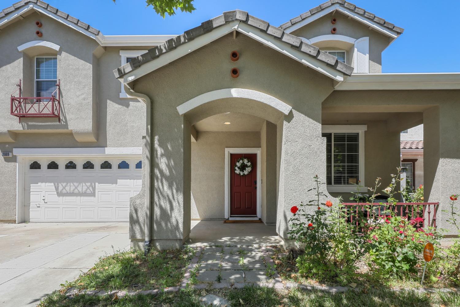 Detail Gallery Image 3 of 50 For 2009 Yarnell Way, Elk Grove,  CA 95758 - 4 Beds | 2/1 Baths