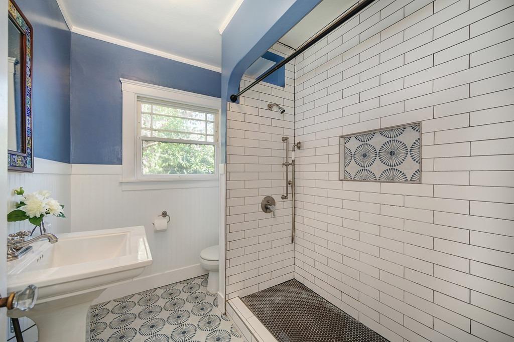 24Th Street, Sacramento, CA, 95818-3949