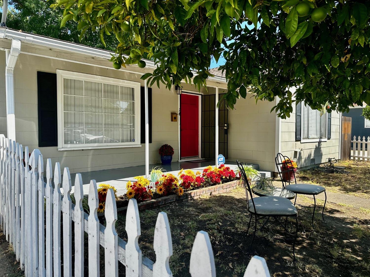 Detail Gallery Image 2 of 50 For 14 13th St, West Sacramento,  CA 95691 - 3 Beds | 1 Baths