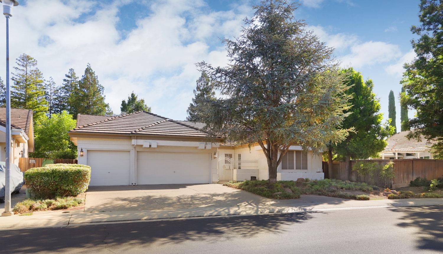 Wymark Drive, Elk Grove, California image 2