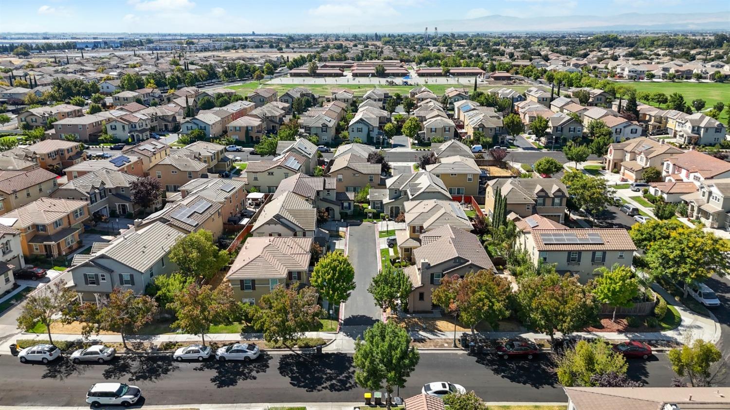 Detail Gallery Image 33 of 38 For 17121 Pacific Oak Ln, Lathrop,  CA 95330 - 3 Beds | 2/1 Baths