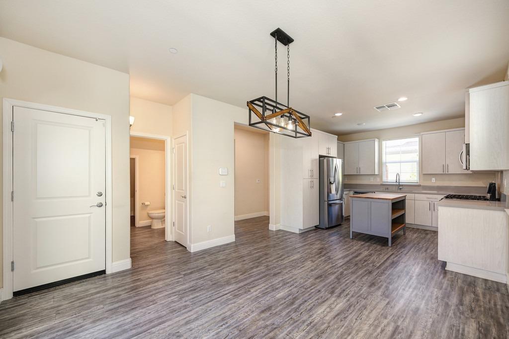 Detail Gallery Image 10 of 41 For 10789 Portico Circle, Rancho Cordova,  CA 95670 - 3 Beds | 2/1 Baths