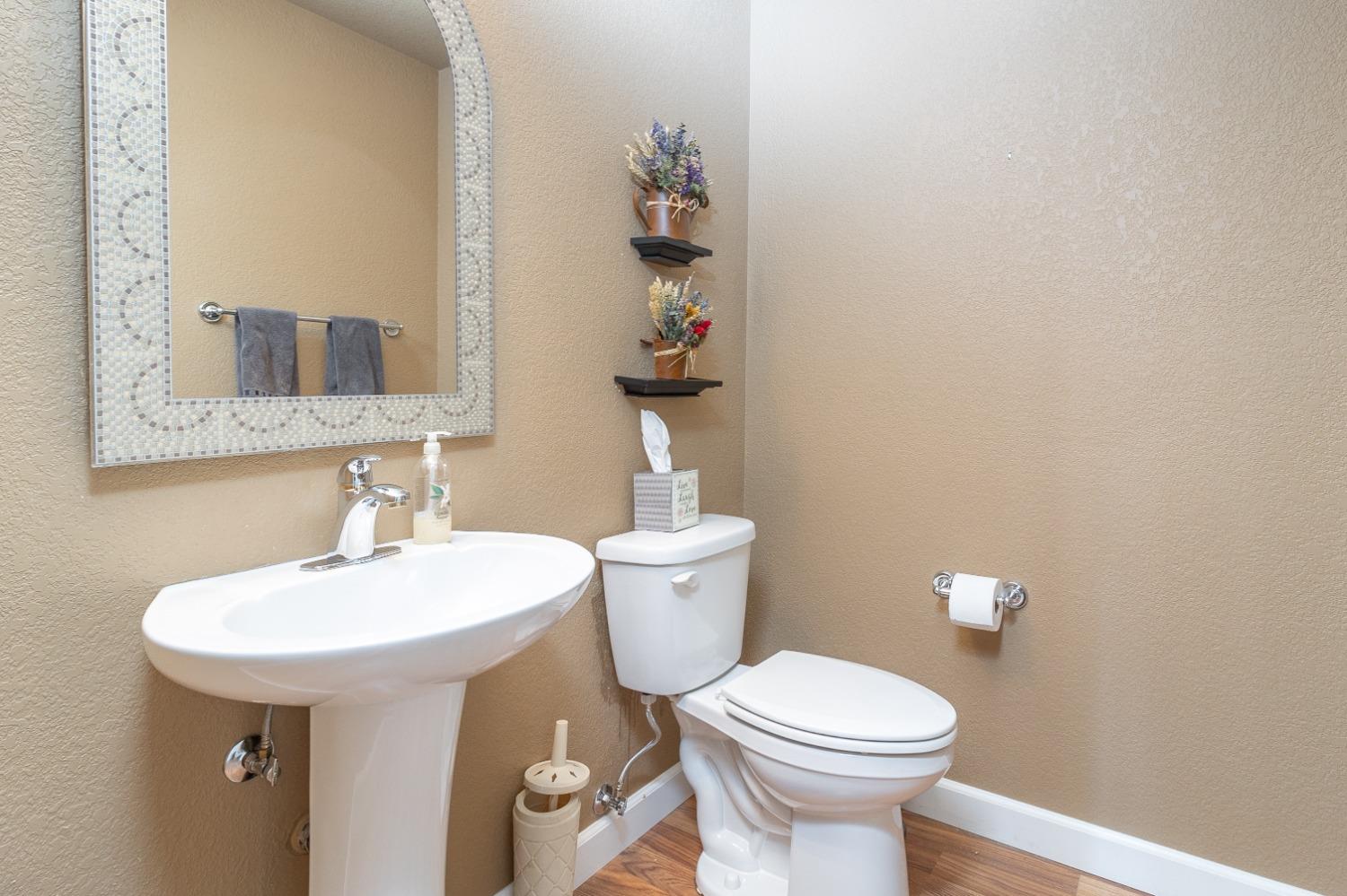 Detail Gallery Image 17 of 48 For 19620 Golden Rock Cir, Groveland,  CA 95321 - 3 Beds | 2/1 Baths