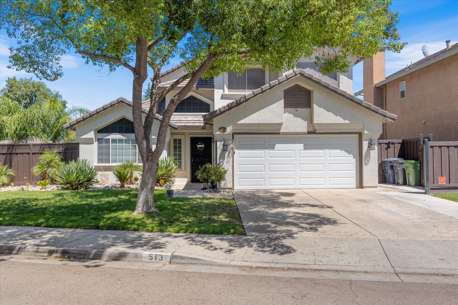 Detail Gallery Image 4 of 34 For 513 Cecelio Way, Tracy,  CA 95376 - 4 Beds | 2/1 Baths