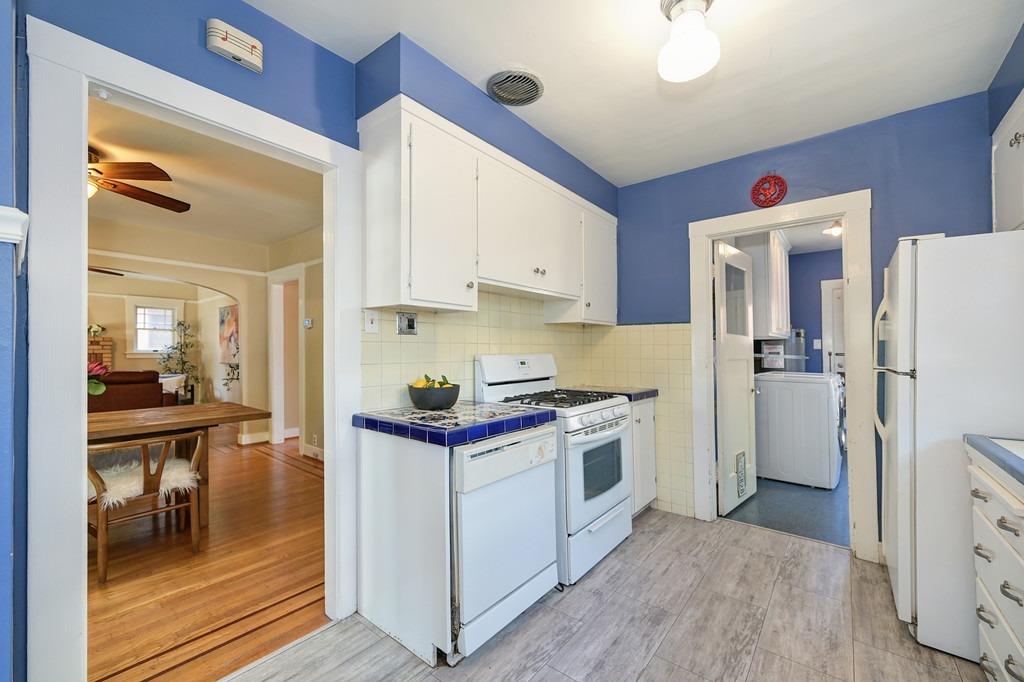 24Th Street, Sacramento, CA, 95818-3949