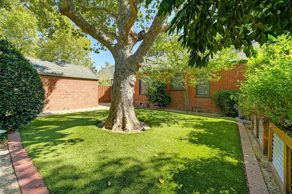 24Th Street, Sacramento, CA, 95818-3949