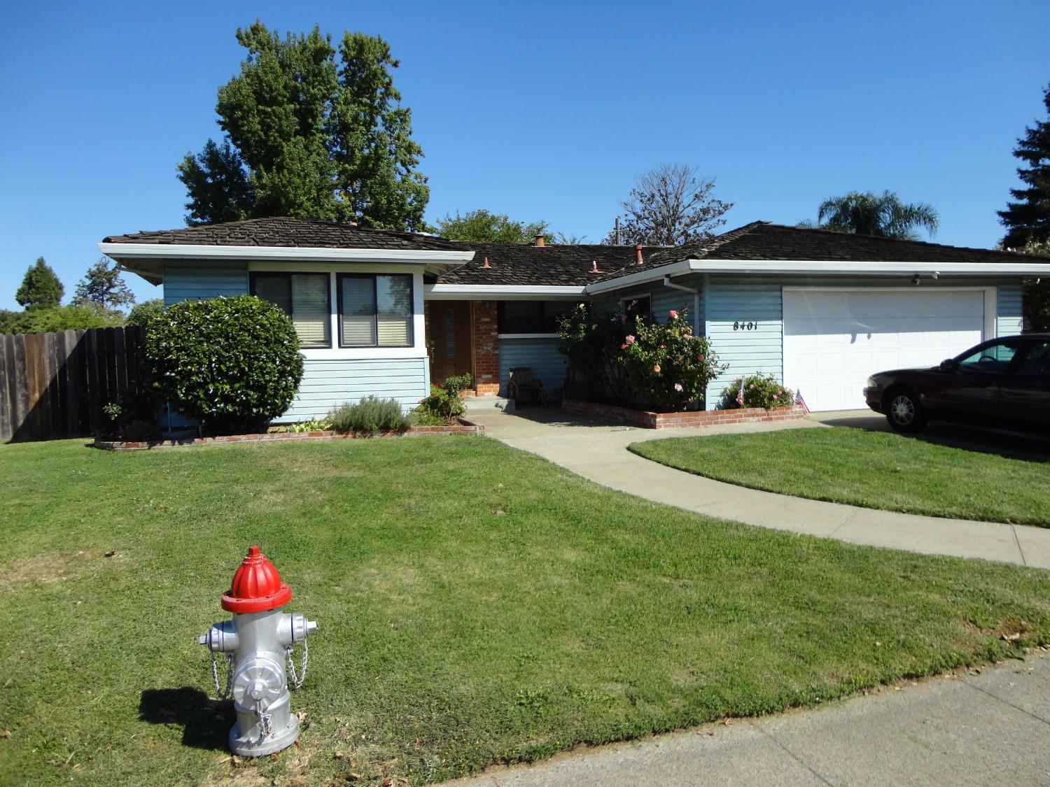 Detail Gallery Image 2 of 31 For 8401 Grinnel Way, Sacramento,  CA 95826 - 4 Beds | 2 Baths