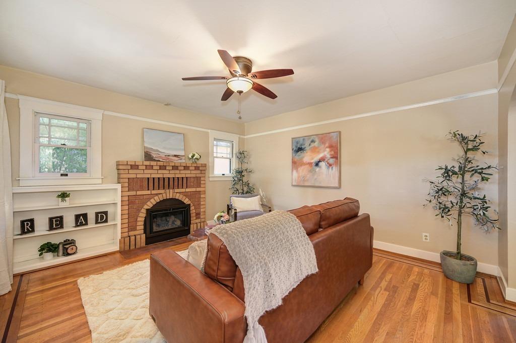 24Th Street, Sacramento, CA, 95818-3949