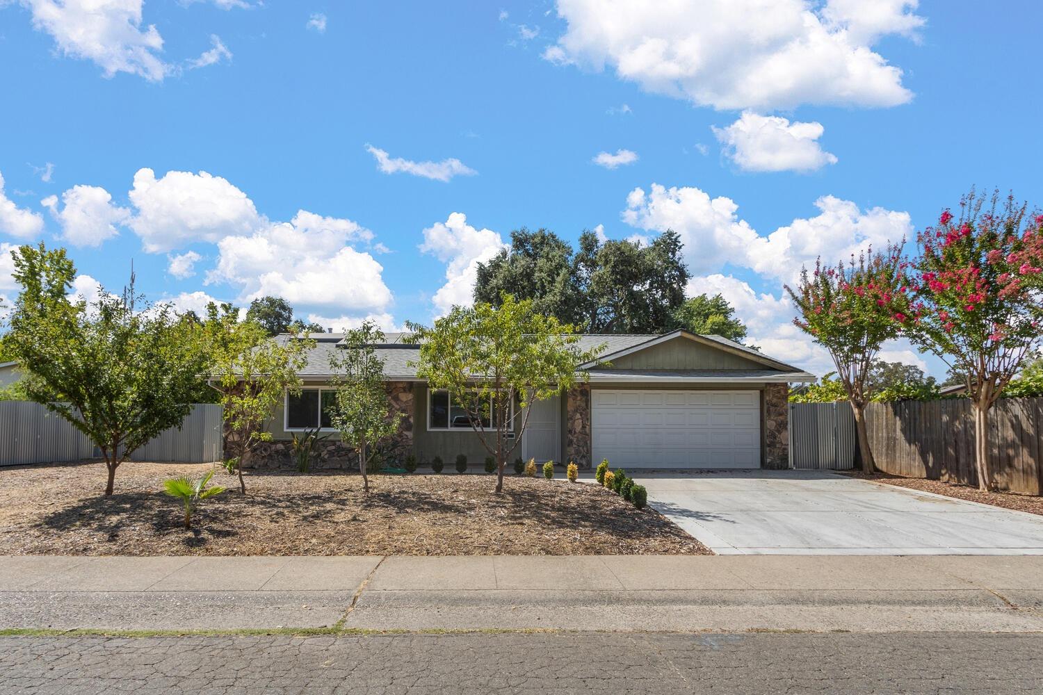 Detail Gallery Image 1 of 1 For 8150 Ramwood Way, Orangevale,  CA 95662 - 3 Beds | 2 Baths